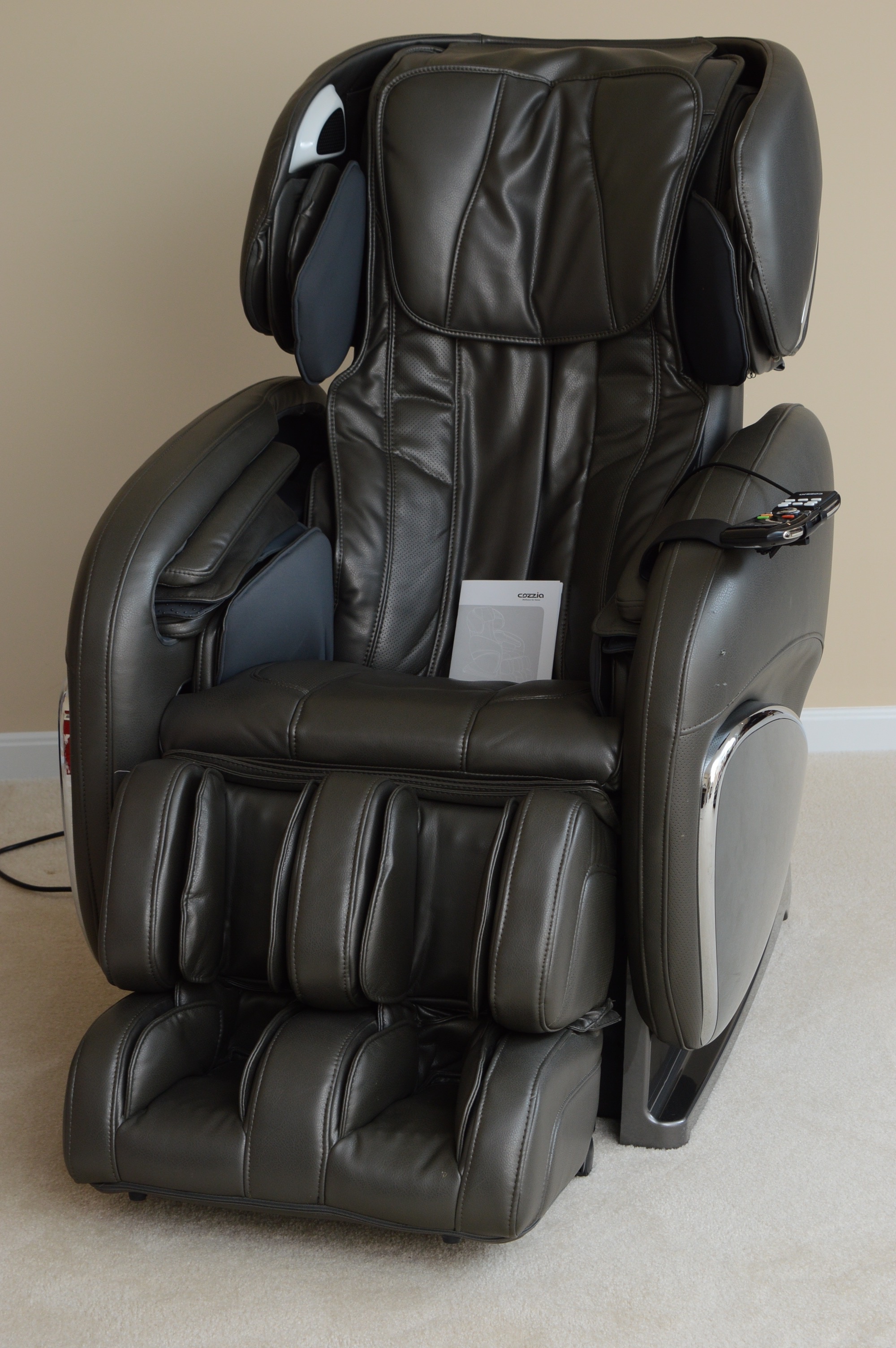 Cozzia Massage Chair