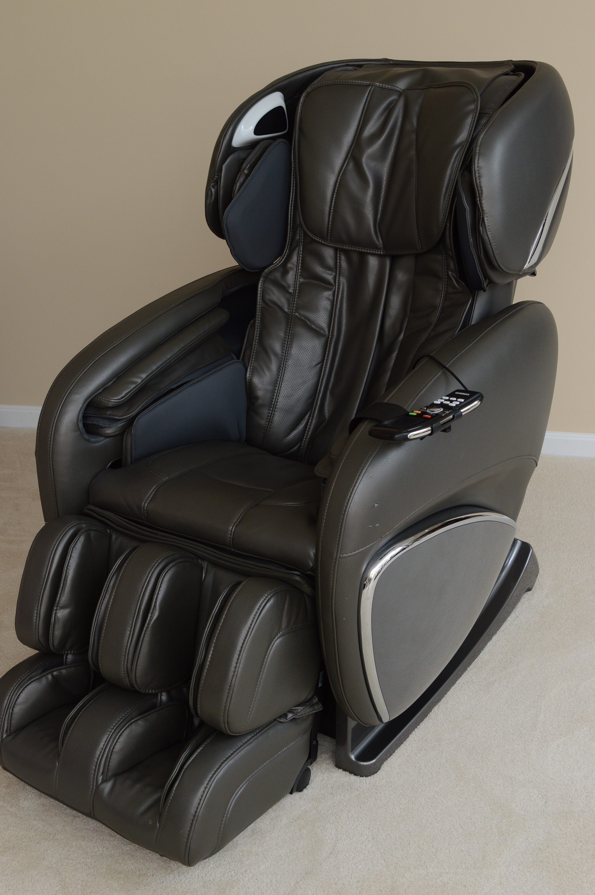 Cozzia Massage Chair