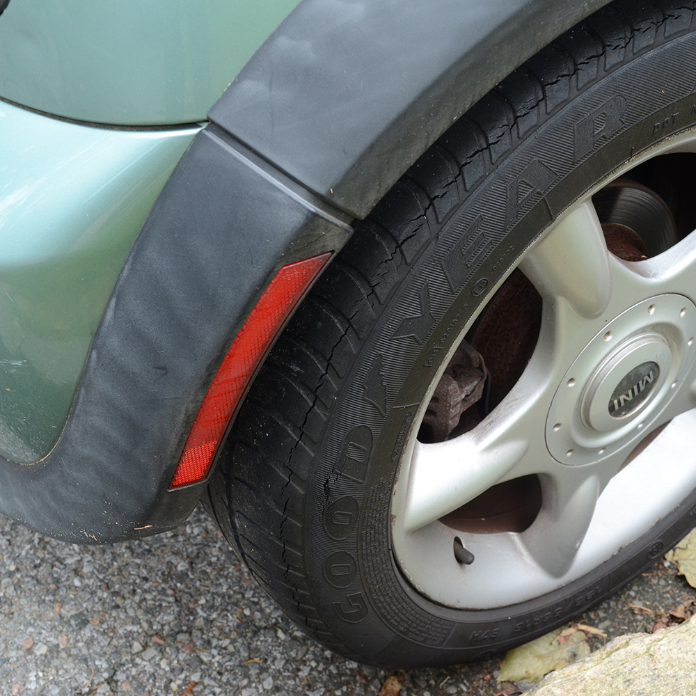 2003 Mini Cooper Hatchback 2D