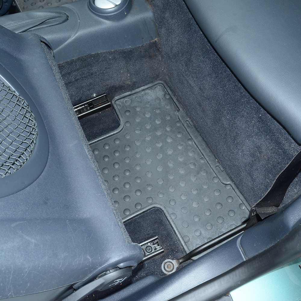 2003 Mini Cooper Hatchback 2D