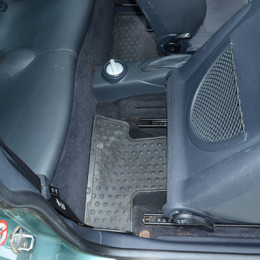 2003 Mini Cooper Hatchback 2D