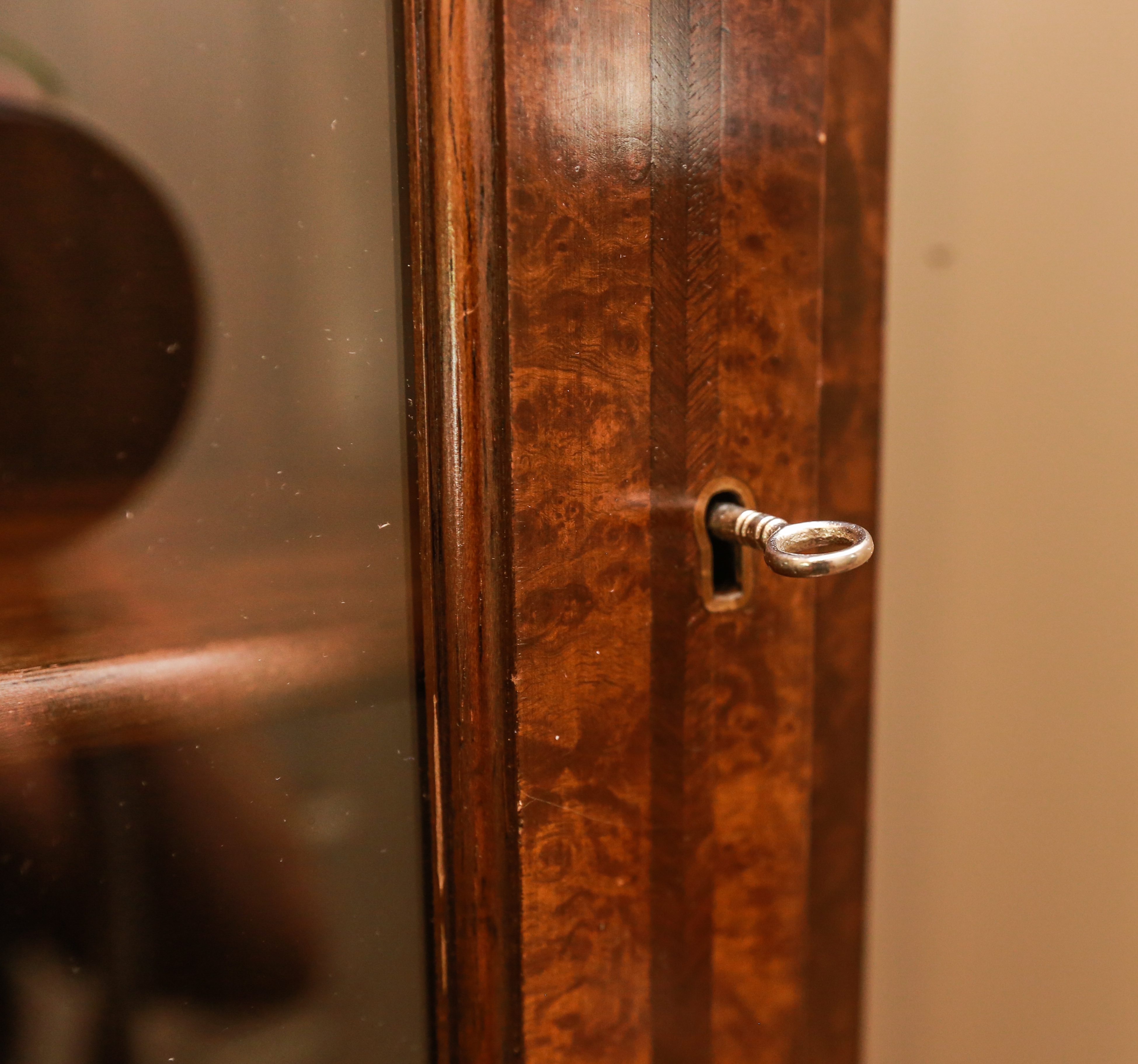 Georgian Style Burl Veneer Corner Cabinet