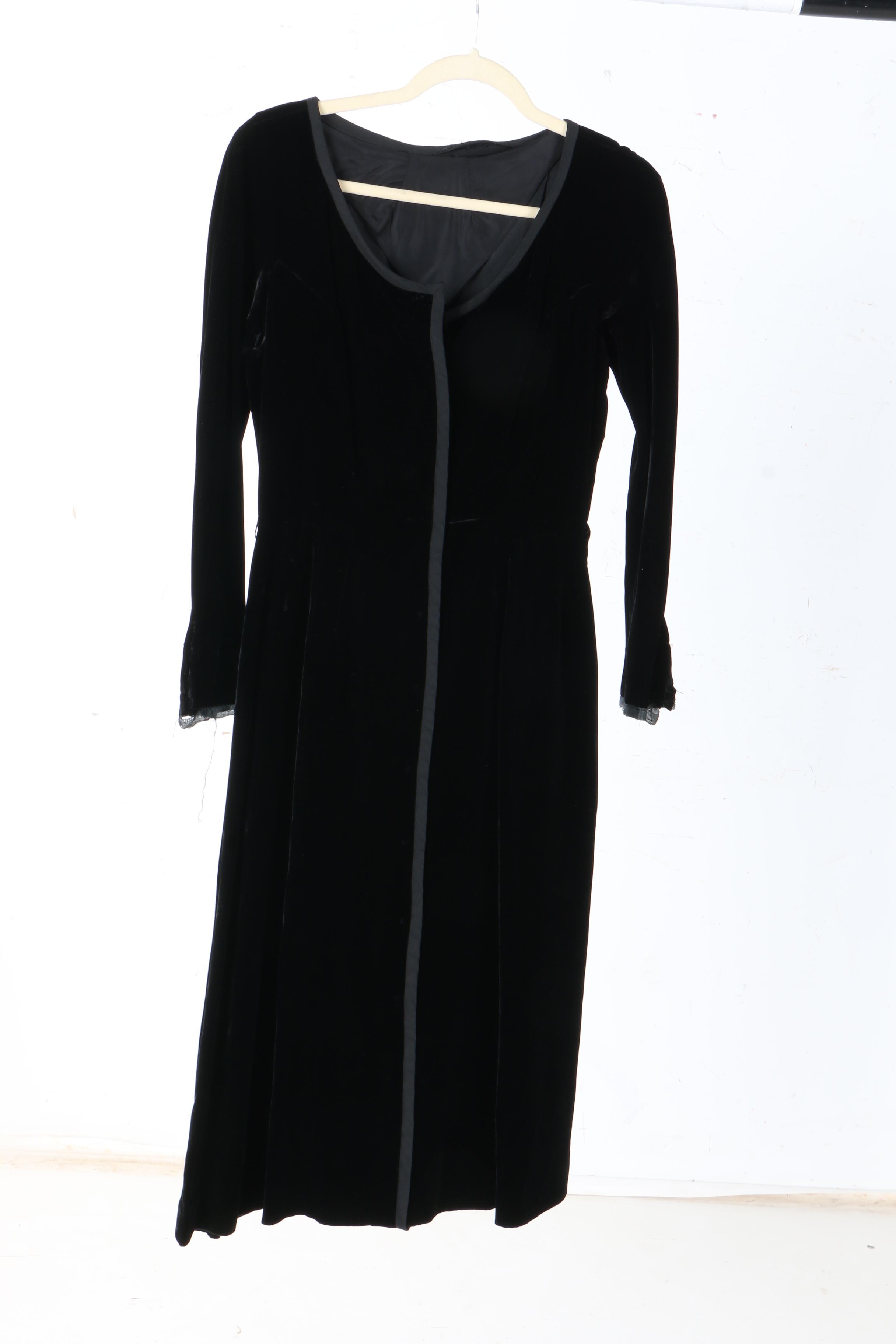 Women's Vintage Velvet Dresses