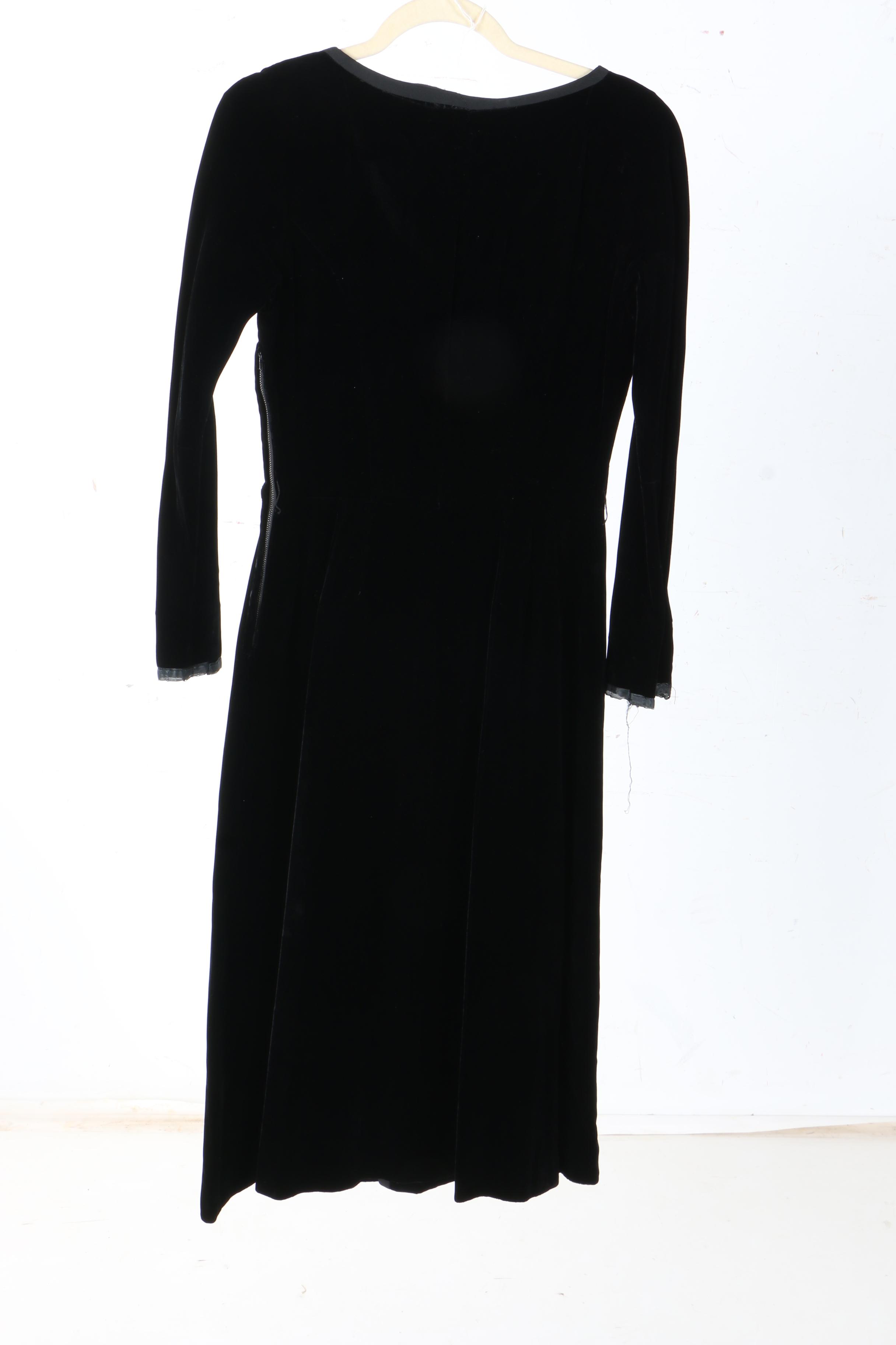 Women's Vintage Velvet Dresses