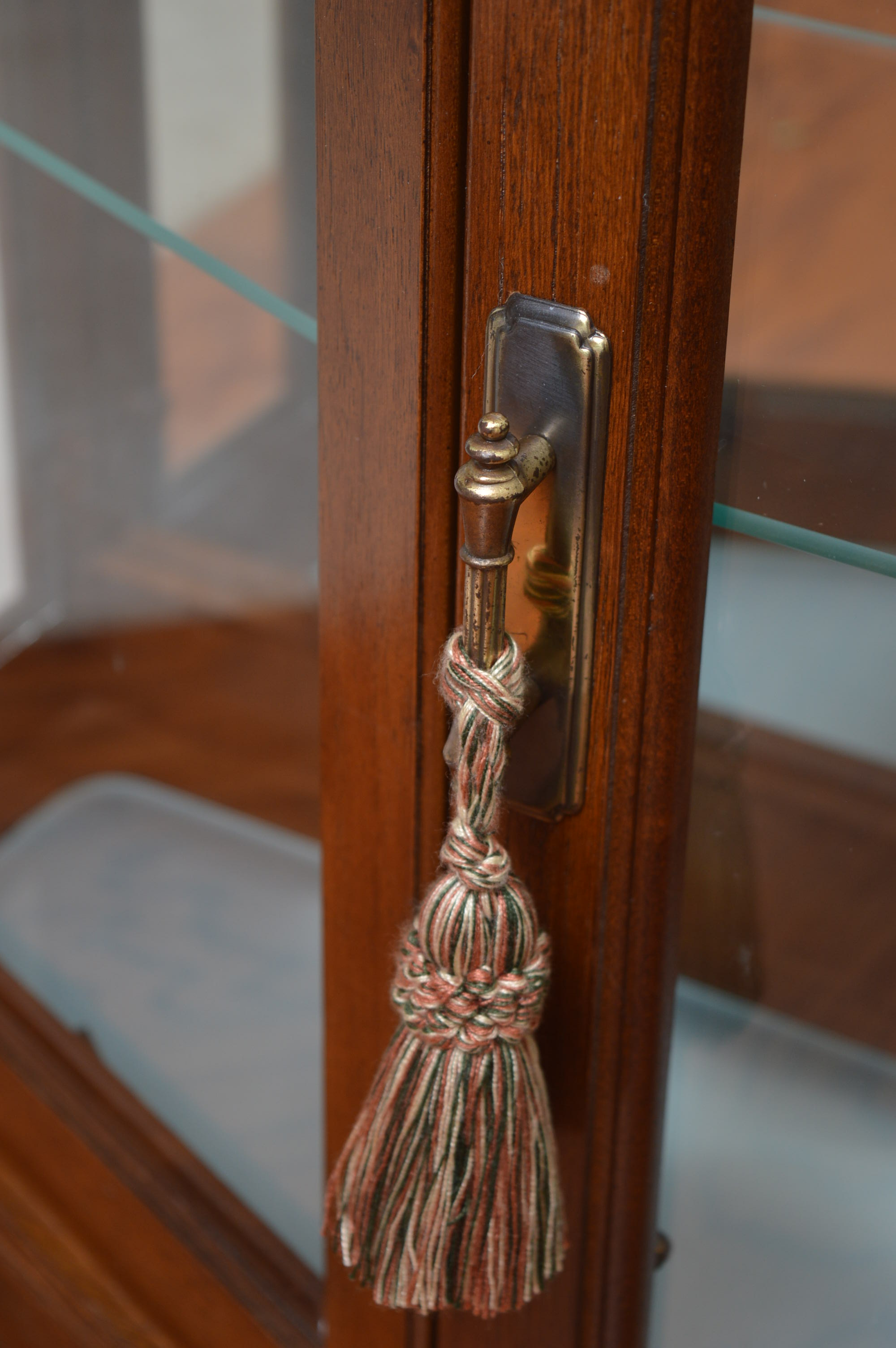 Console Display Cabinet With Glass Top