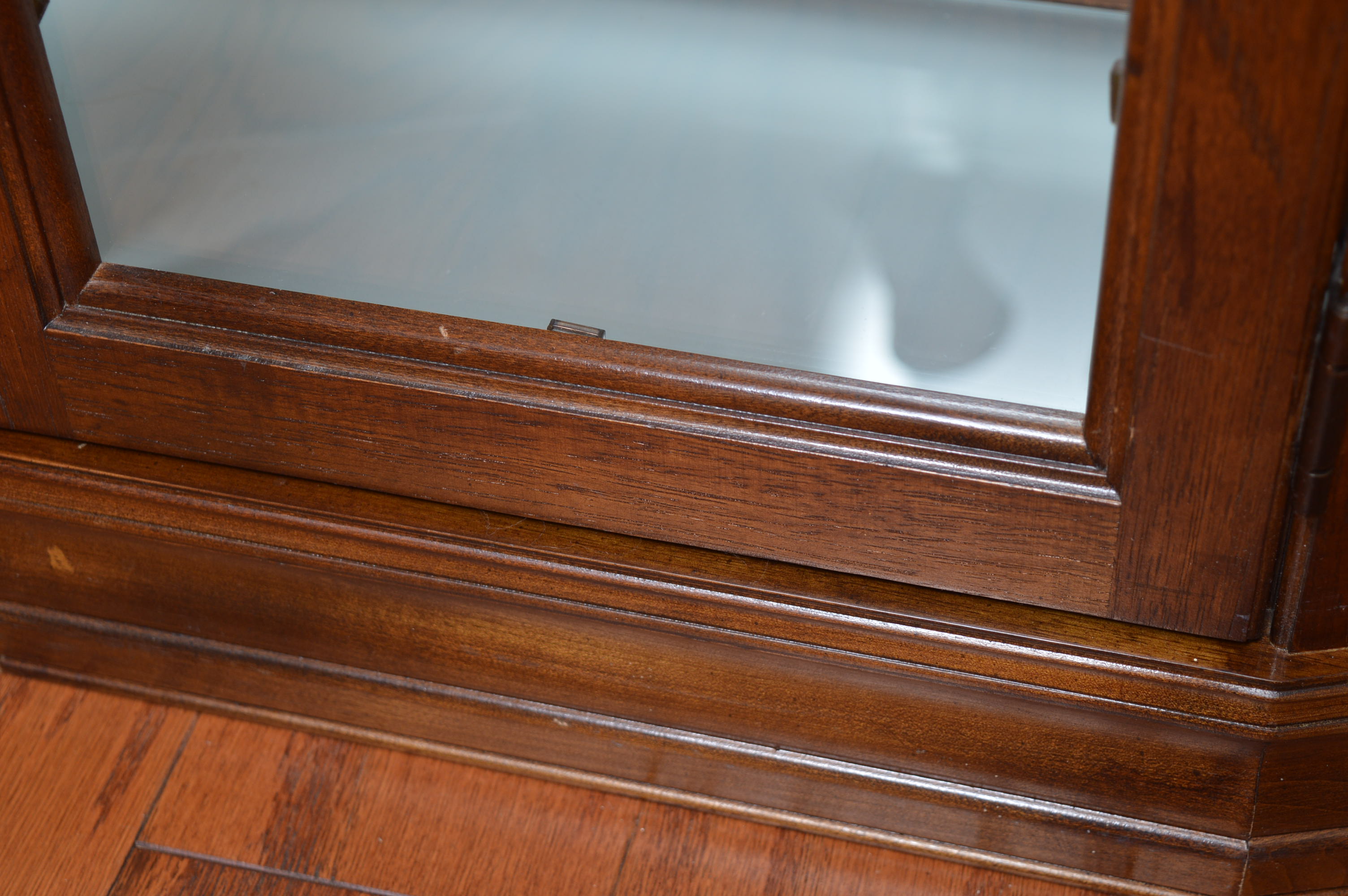 Console Display Cabinet With Glass Top
