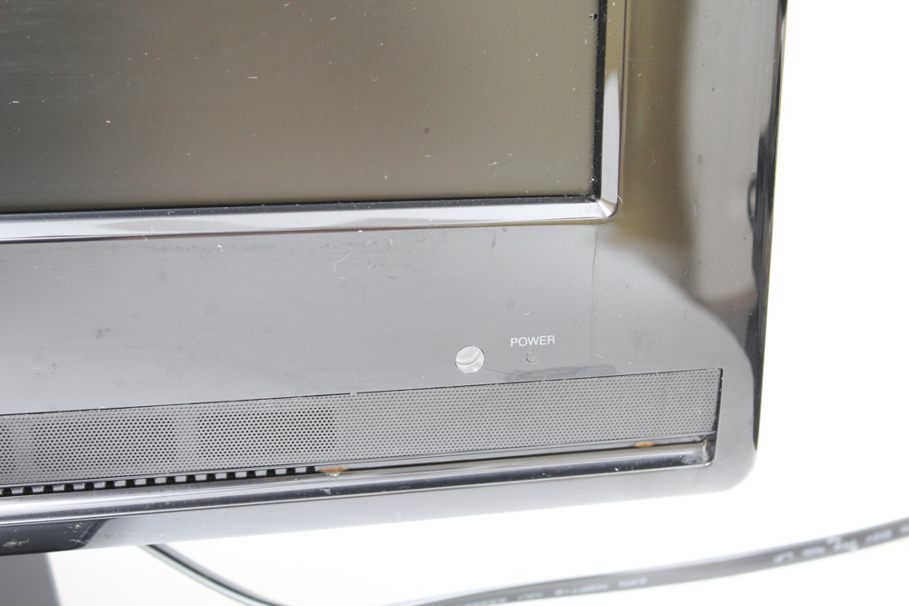 Hitachi LCD Television/DVD Player