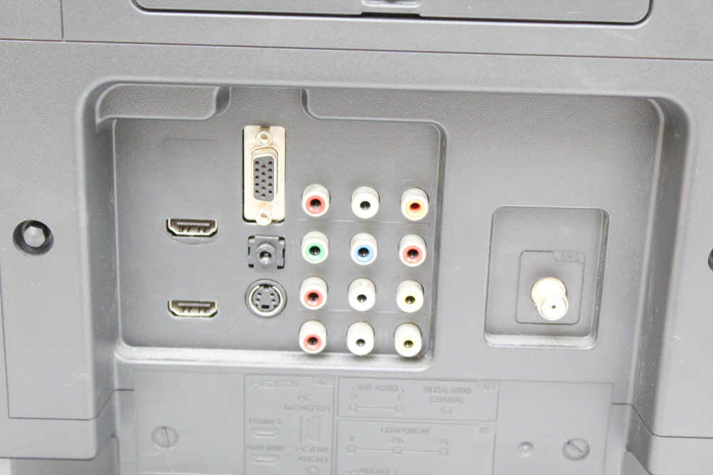 Hitachi LCD Television/DVD Player