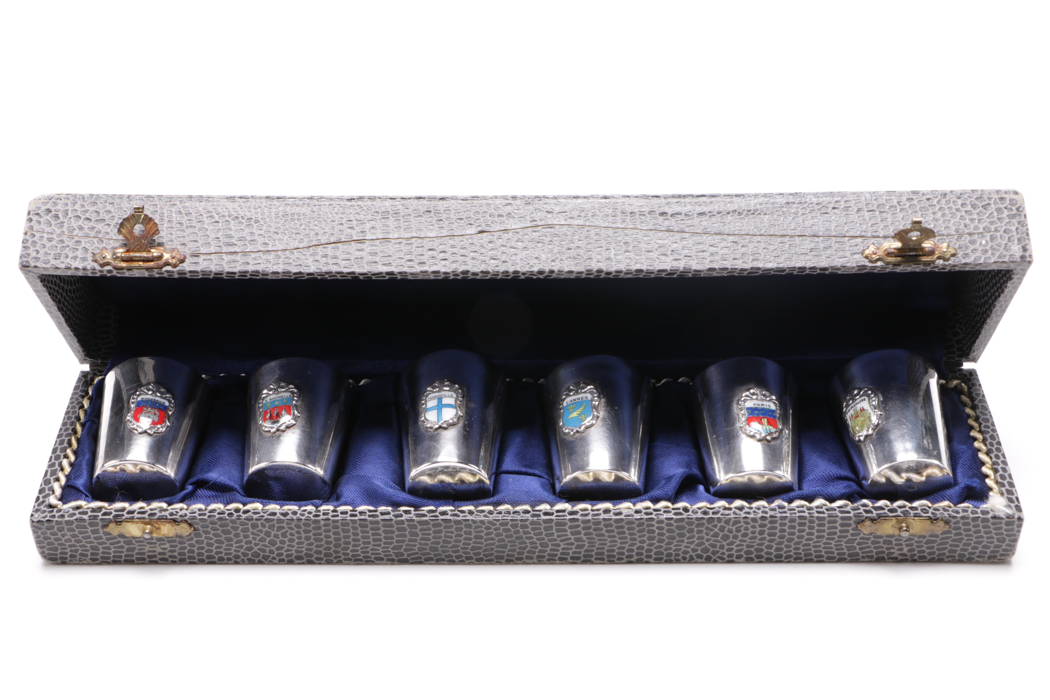 Barware Including Traveling Bar in Case