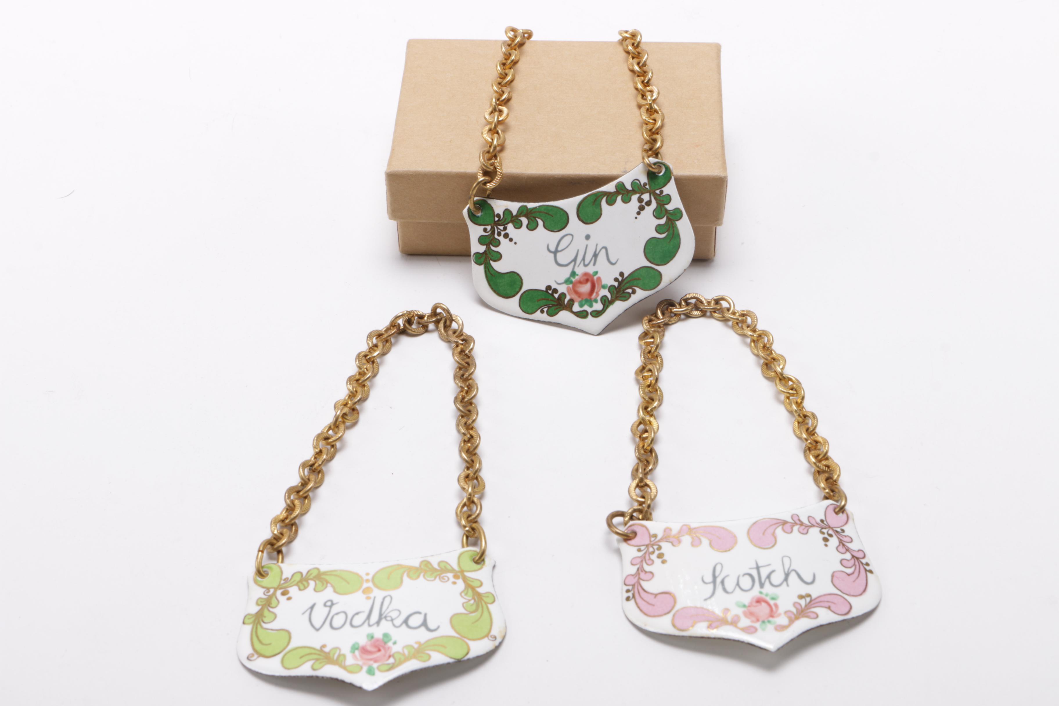 Barware Including Traveling Bar in Case