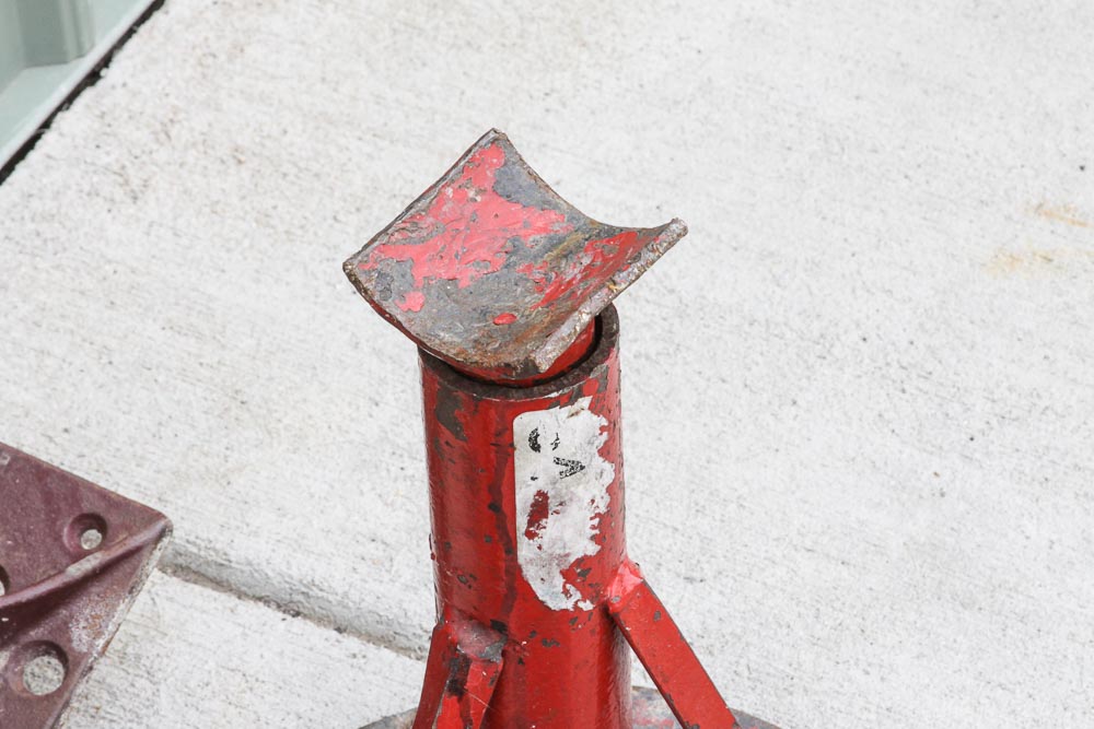 Hi-Lift Car Jack and Five Jack Stands