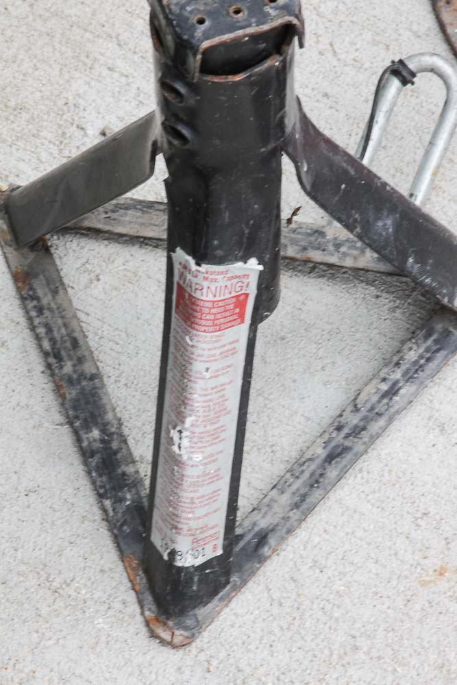 Hi-Lift Car Jack and Five Jack Stands