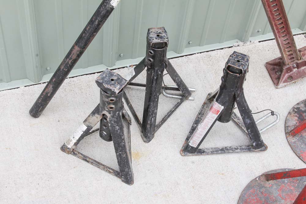 Hi-Lift Car Jack and Five Jack Stands