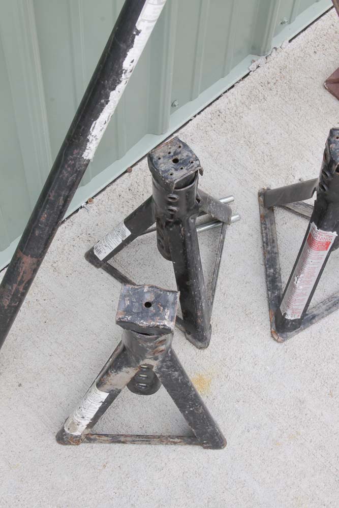 Hi-Lift Car Jack and Five Jack Stands
