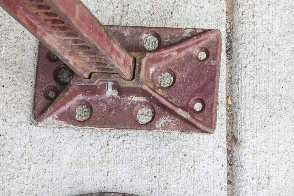 Hi-Lift Car Jack and Five Jack Stands