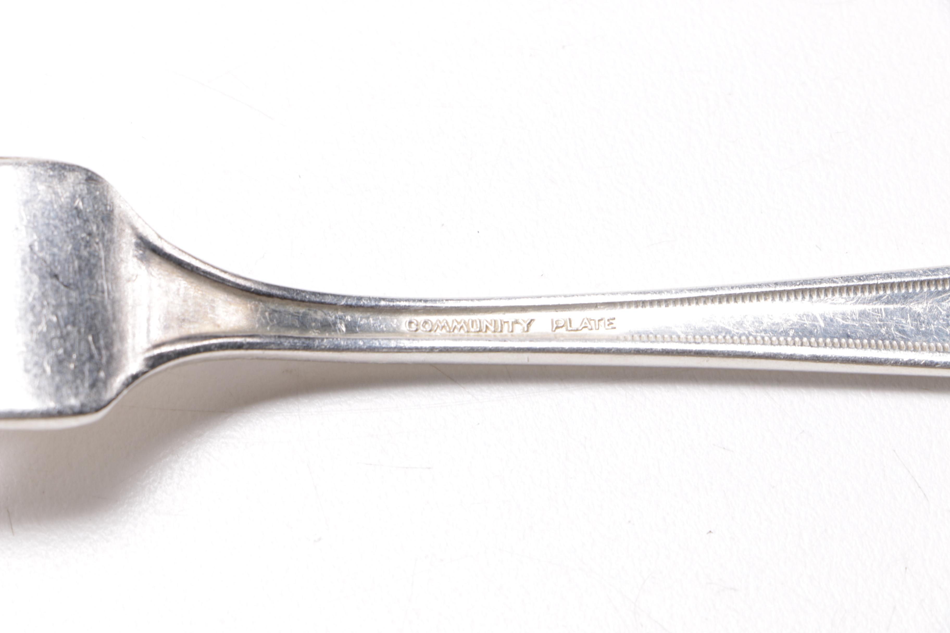 Oneida "Grosvenor" Flatware Service