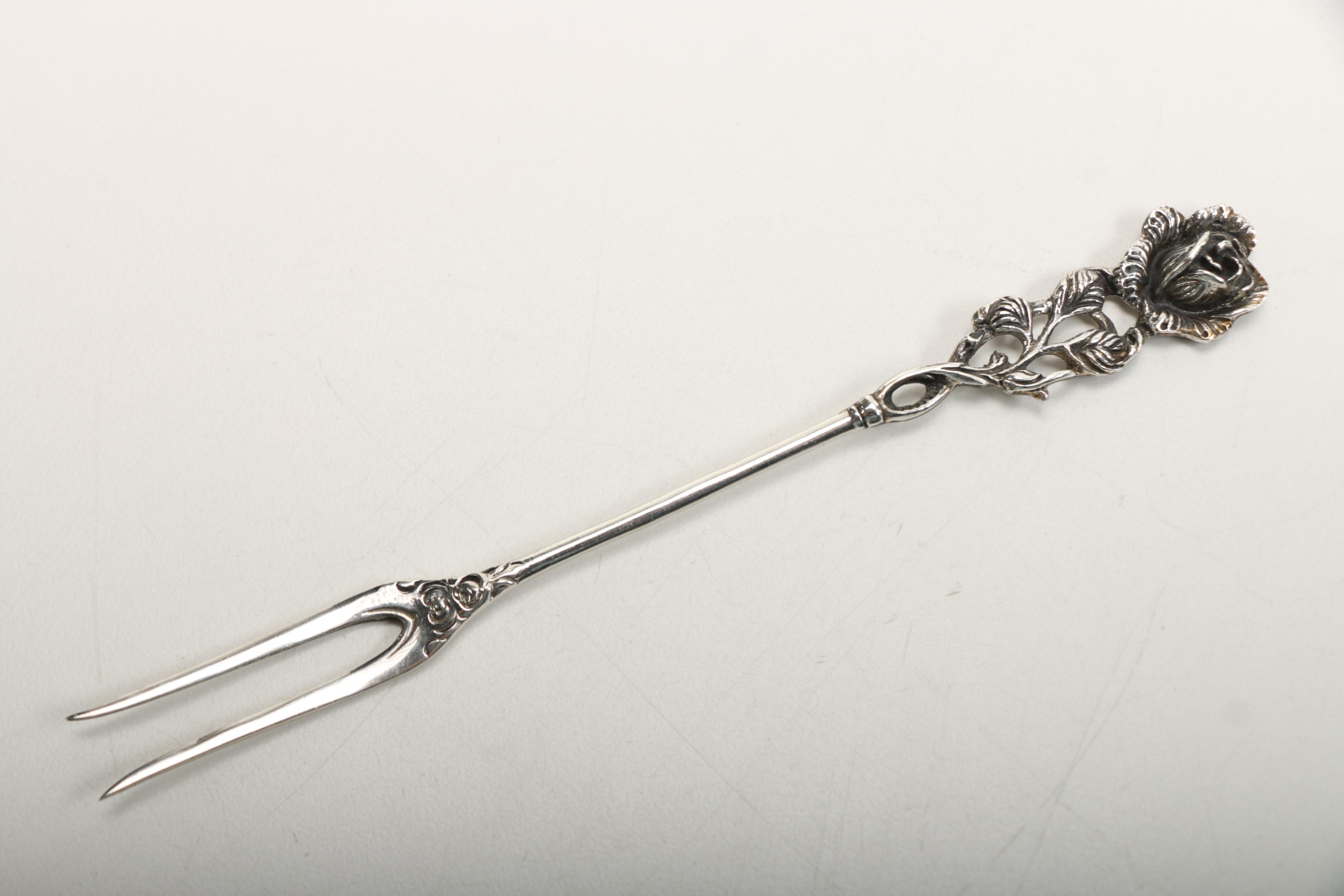 800 Silver Flatware Featuring Antiko