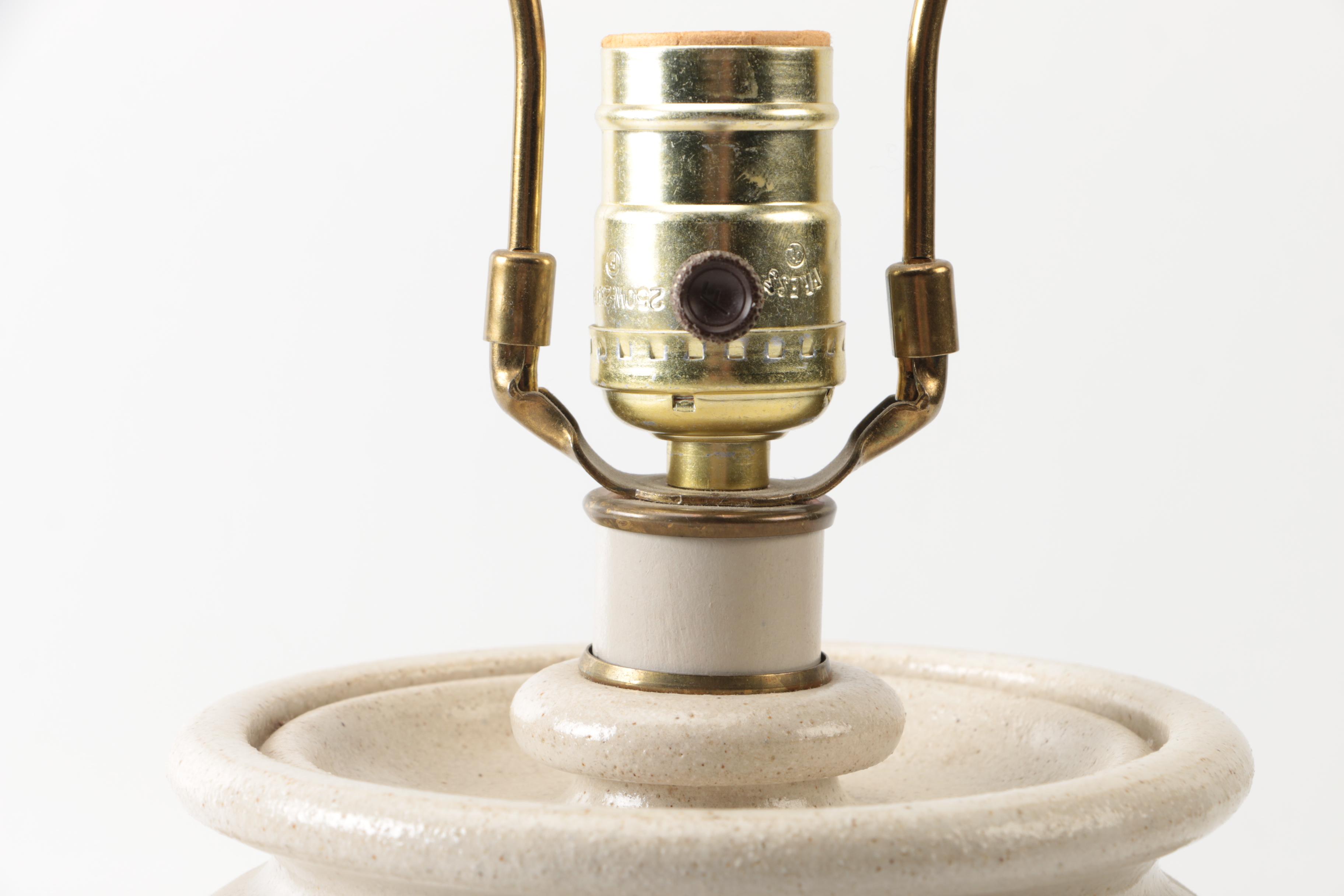 Pinewood Valley Crock Table Lamp