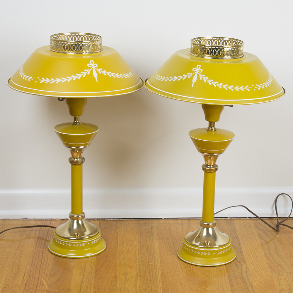 Vintage Yellow Metal Tole Table Lamp