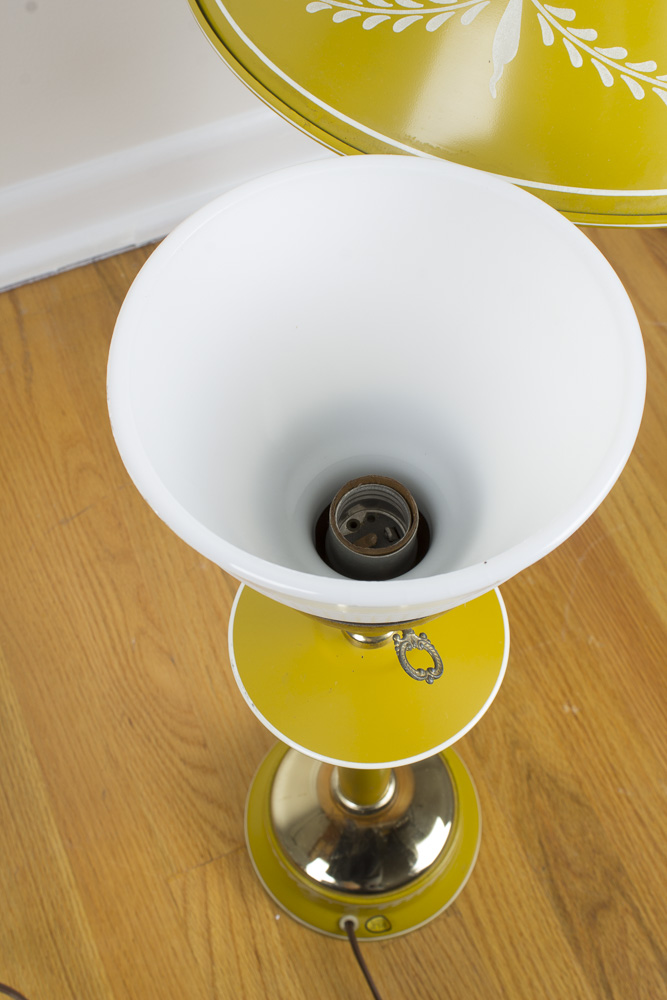 Vintage Yellow Metal Tole Table Lamp