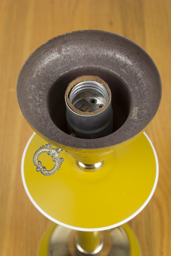 Vintage Yellow Metal Tole Table Lamp