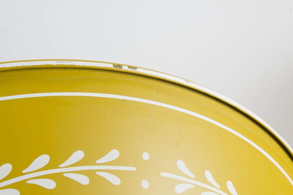 Vintage Yellow Metal Tole Table Lamp