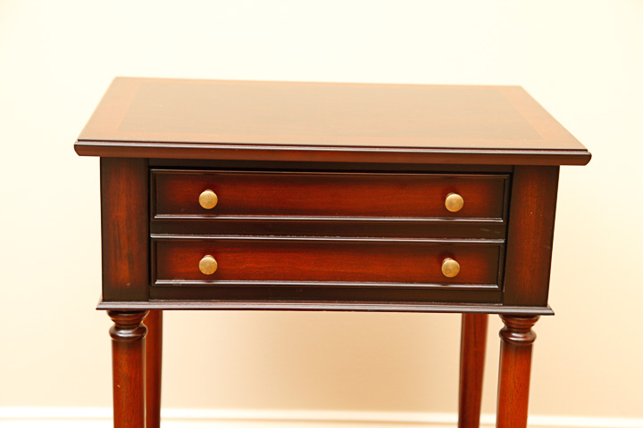 Federal Style Mahogany End Table
