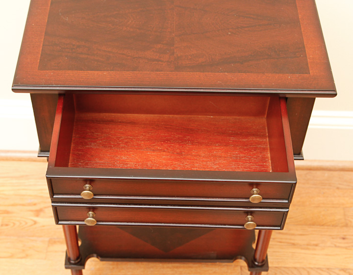 Federal Style Mahogany End Table