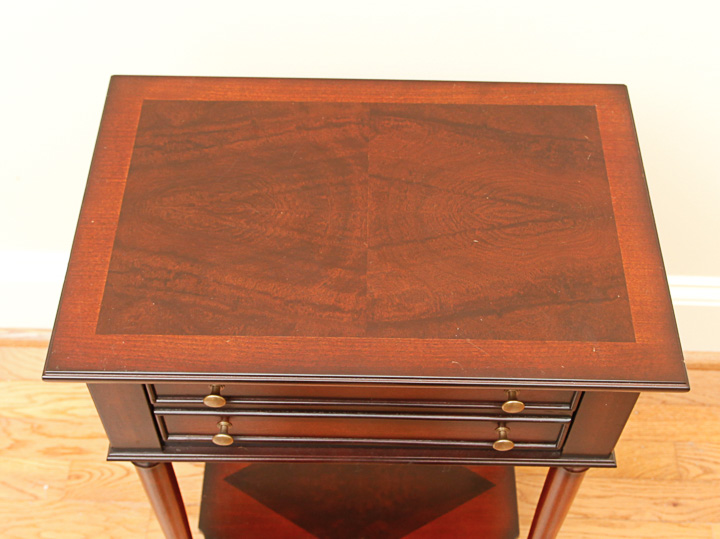 Federal Style Mahogany End Table