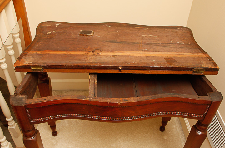 Vintage Federal Style Mahogany Flip-Top Game Table