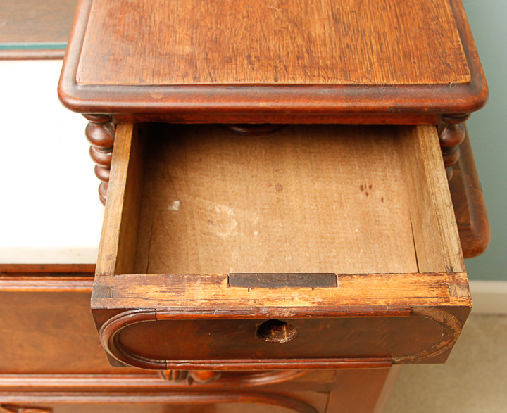 Victorian Style Vanity Dresser With Mirror