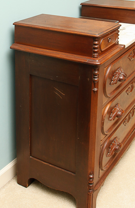 Victorian Style Vanity Dresser With Mirror