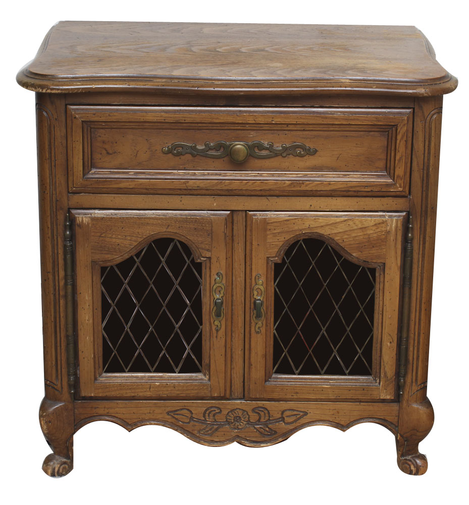 Pair of Vintage Night Stands By Hickory Manufacturing