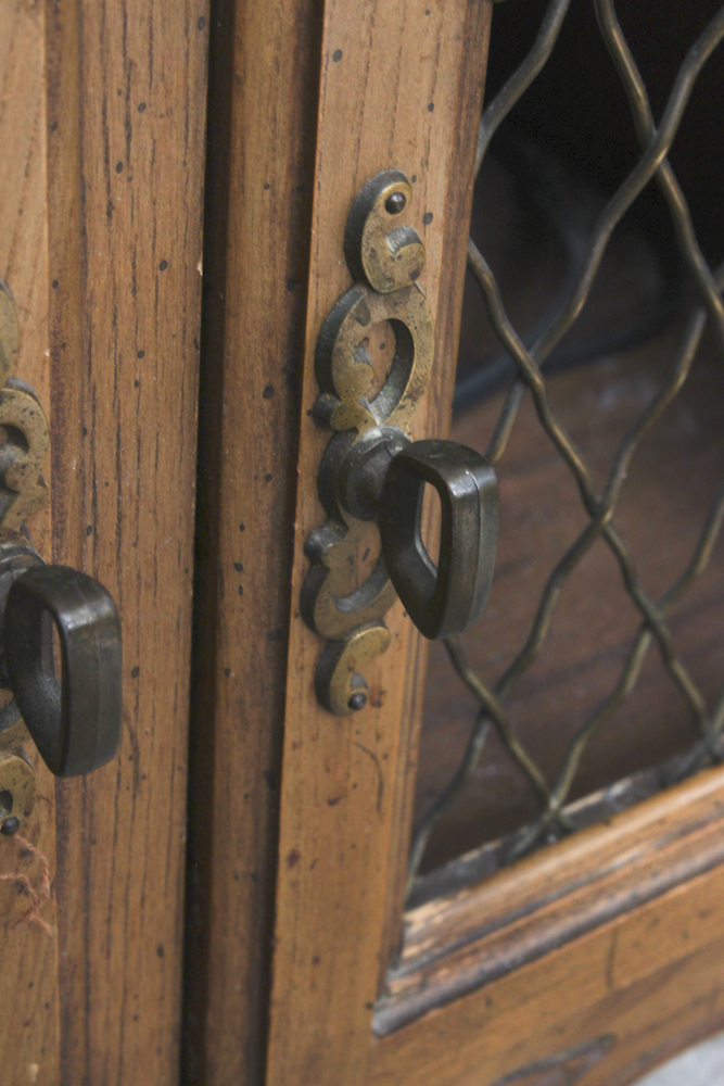 Pair of Vintage Night Stands By Hickory Manufacturing