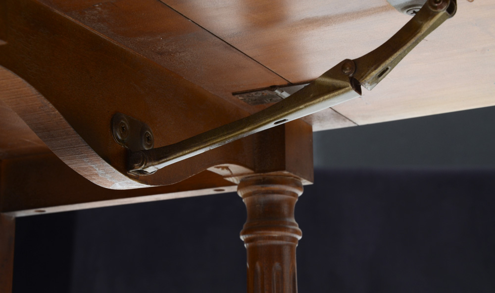 Thomasville Drop-Leaf Server