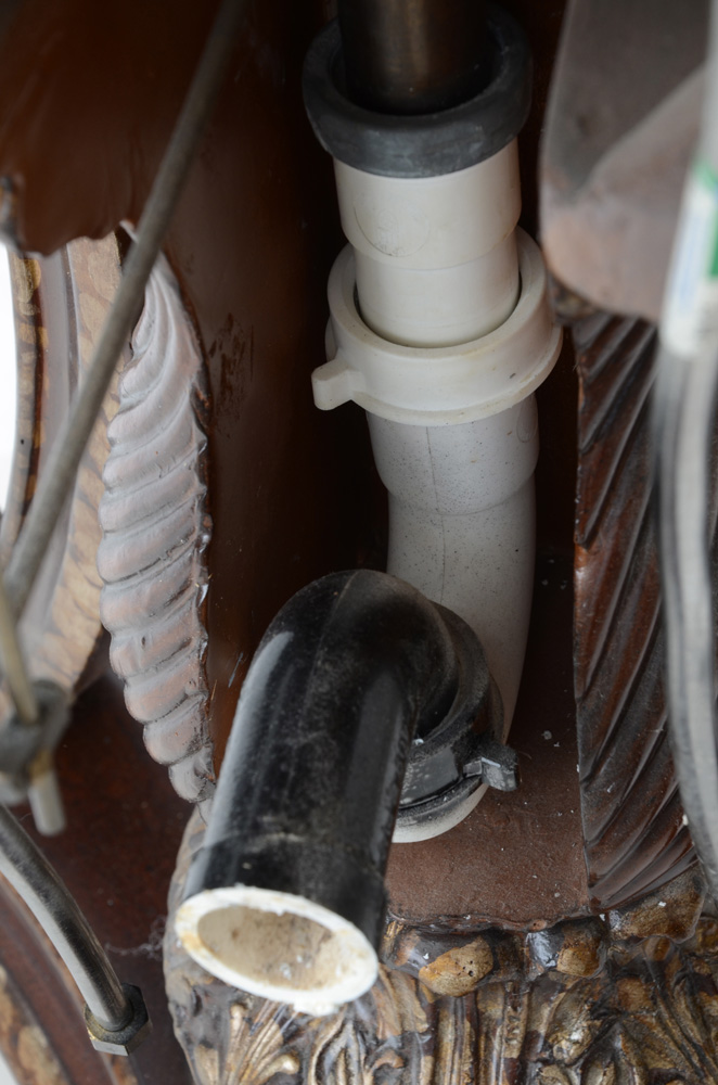 Ornately Molded Pedestal Sink