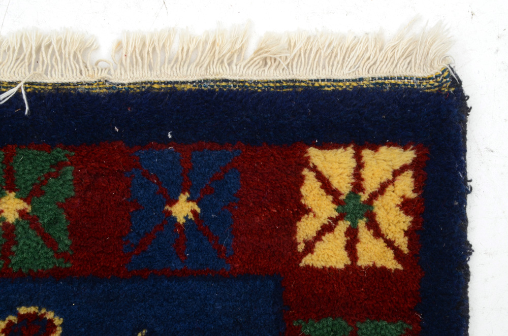 Hand-Woven Gabbeh Style Indian Accent Rug