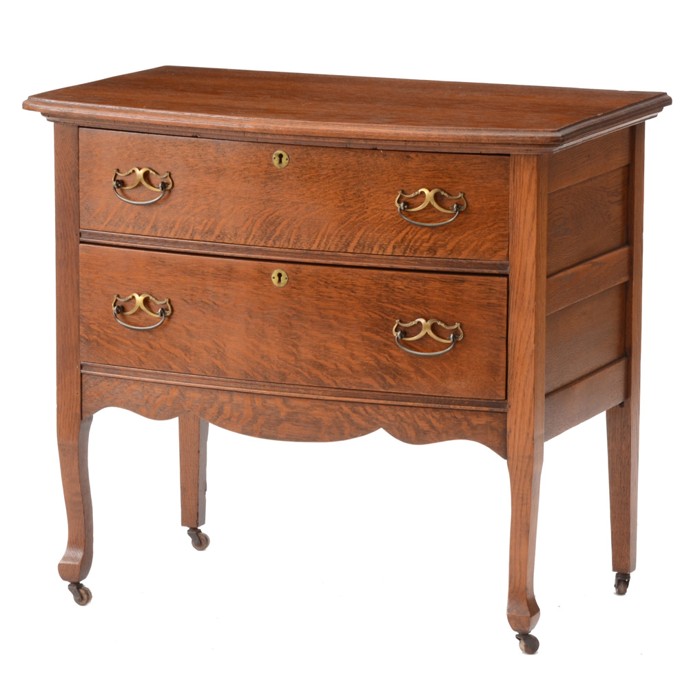 Vintage Small Chest of Drawers in Oak