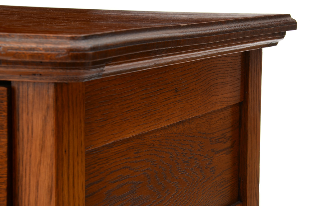 Vintage Small Chest of Drawers in Oak