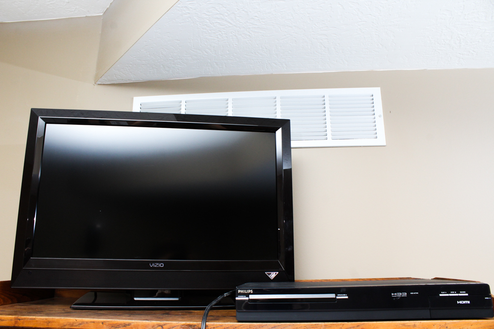 Vizio LCD 26" Television With Phillips HDD DVD Player