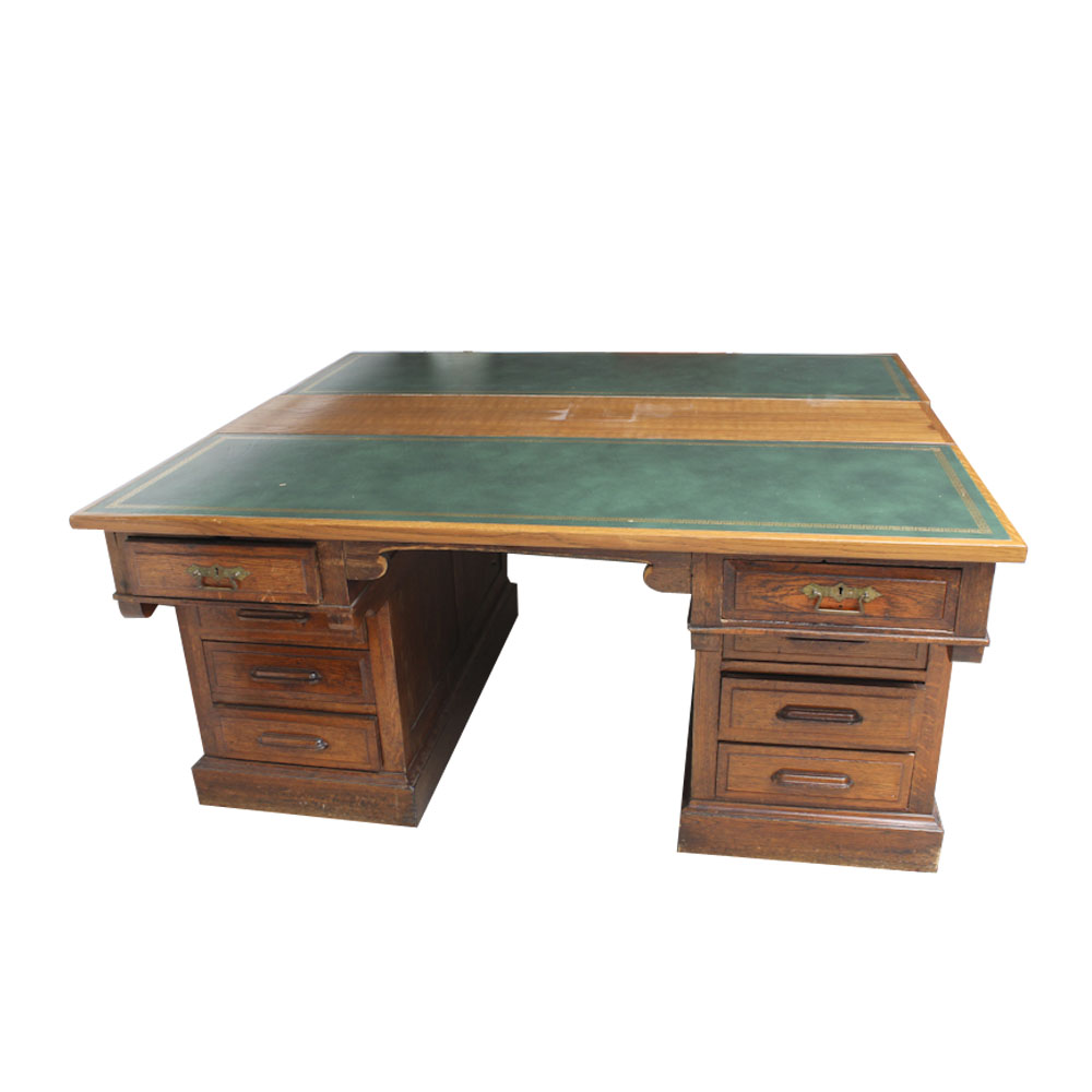 Early 20th Century Oak Leather Top Partners' Desk