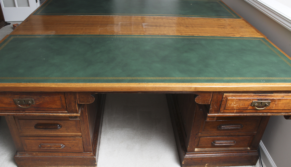 Early 20th Century Oak Leather Top Partners' Desk