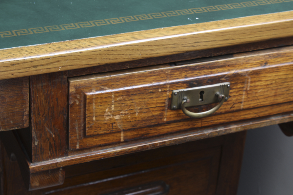 Early 20th Century Oak Leather Top Partners' Desk