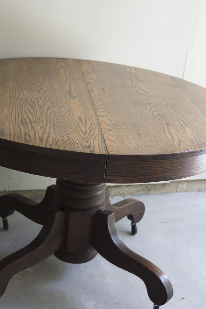 Early 20th Century Antique Round Oak Dining Table