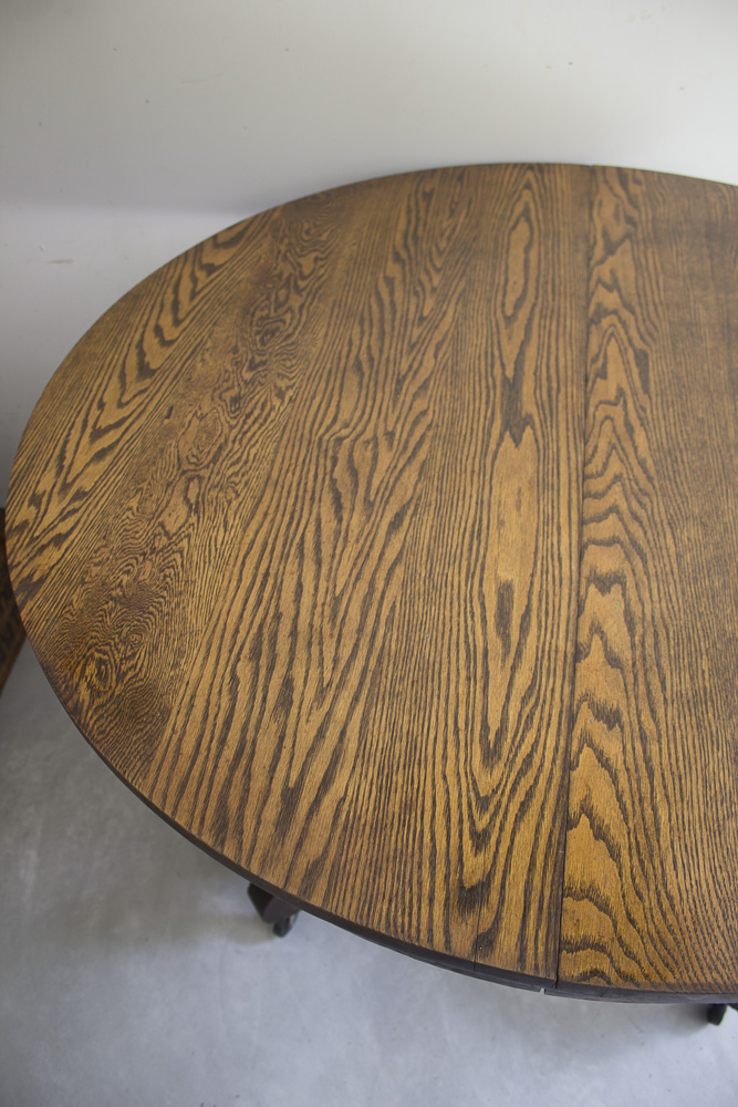 Early 20th Century Antique Round Oak Dining Table