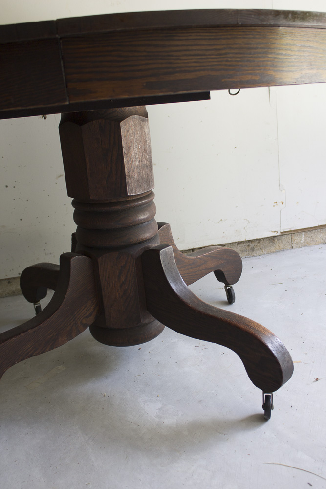 Early 20th Century Antique Round Oak Dining Table