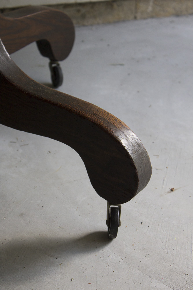 Early 20th Century Antique Round Oak Dining Table