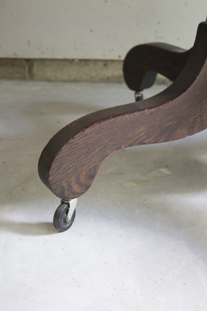 Early 20th Century Antique Round Oak Dining Table