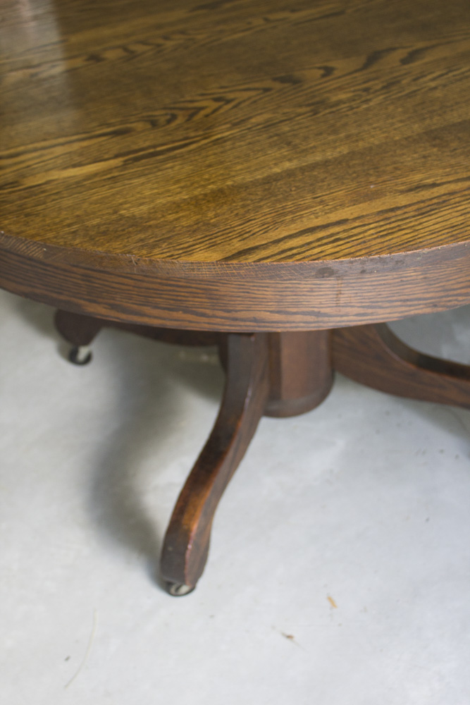 Early 20th Century Antique Round Oak Dining Table