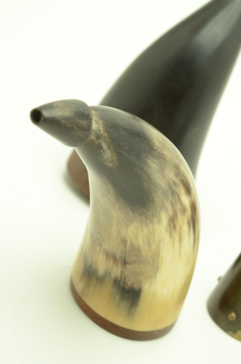 Western Fixed Blade Knife in Sheath and Three Powder Horns